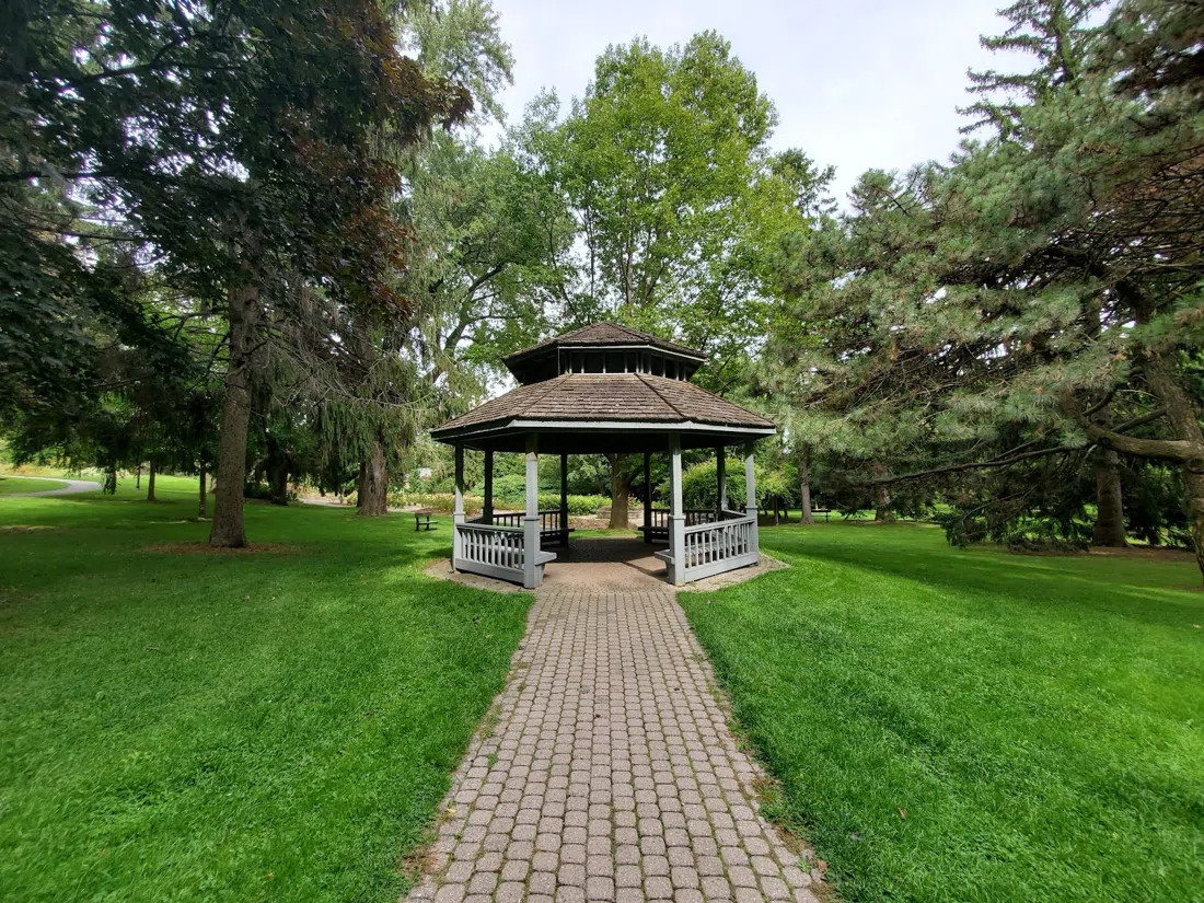 Rosetta McClain Gardens, Toronto
