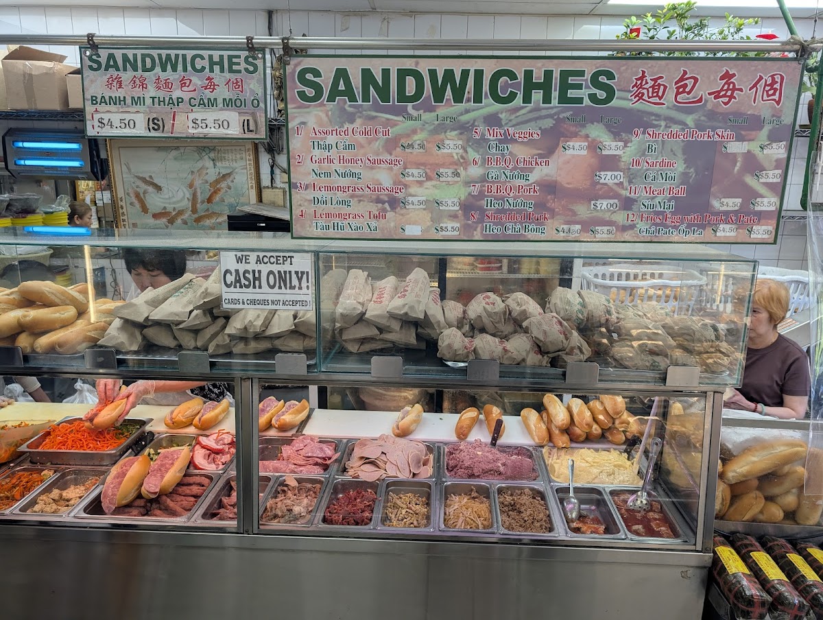Banh Mi Nguyen Huong — photo 3